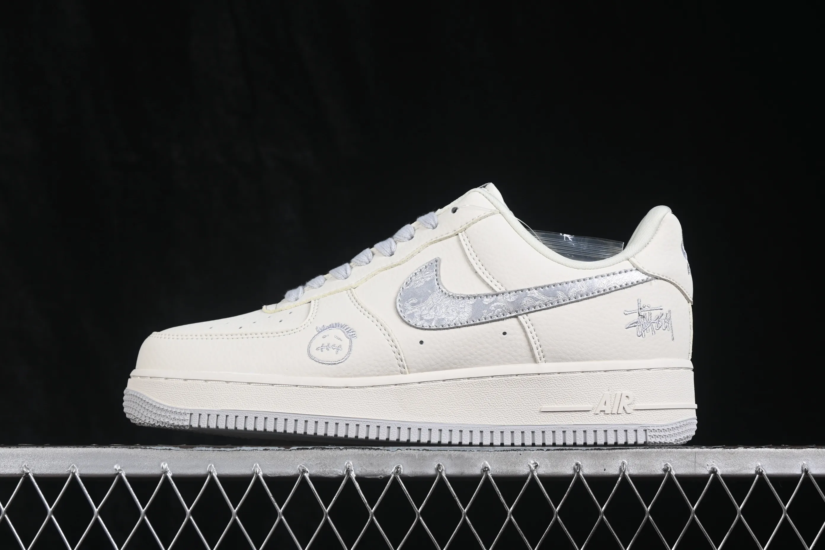All categories Nk Air Force 1 Air Force series Nk Air Force 1 Low Air Force low-top Nike Air Force 1'07 Low joint model Air Force 1 low-top casual sneakers DW8806-013